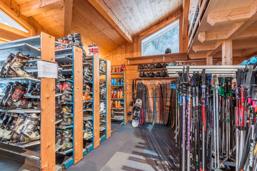 Ski rental Les Houches Intersport ski shop
